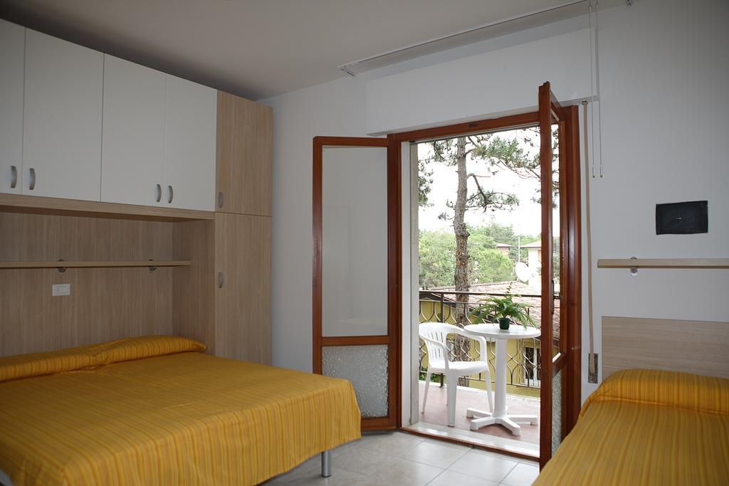 Ba- Tintoretto Apartments - Lignano Sabbiadoro Chambre photo